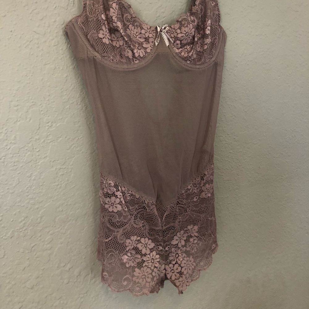 Lingerie - Picture 4 of 4